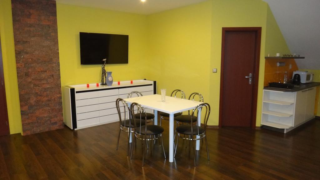 Penzión Melódia Kanianka Habitación foto
